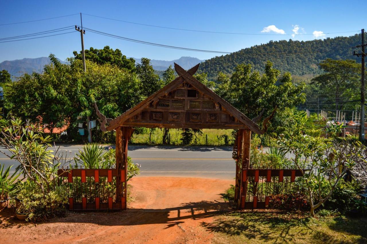 Crossroads House Hotel Mae Hong Son Exterior photo